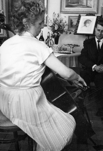 Yvonne Malézieux au violoncelle par Yvonne Isabelle Malézieux