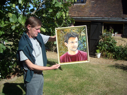 Brice Malzieux prsentant un de ses tableaux