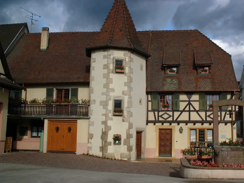 La tour pigeonnier par Frdric Jouan